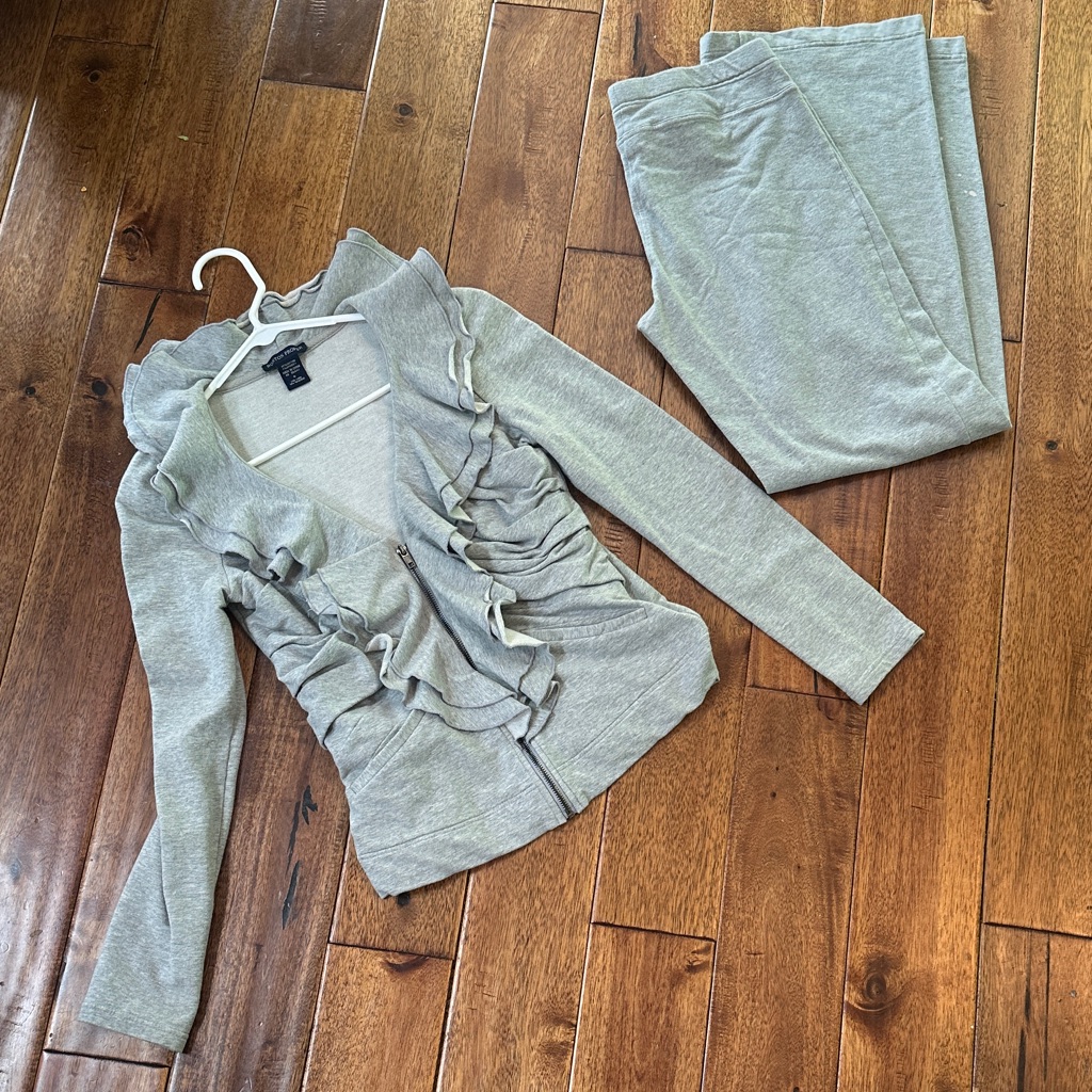 Gray Ruffled Zip-Up Jacket And Pants Set Boston Proper S